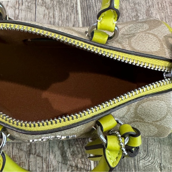 NWT Coach Outlet Lacey Crossbody In Signature Canvas - Picture 2 of 10